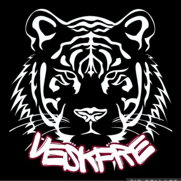 💝Meet your Posher💝 - Picture 2 of 10